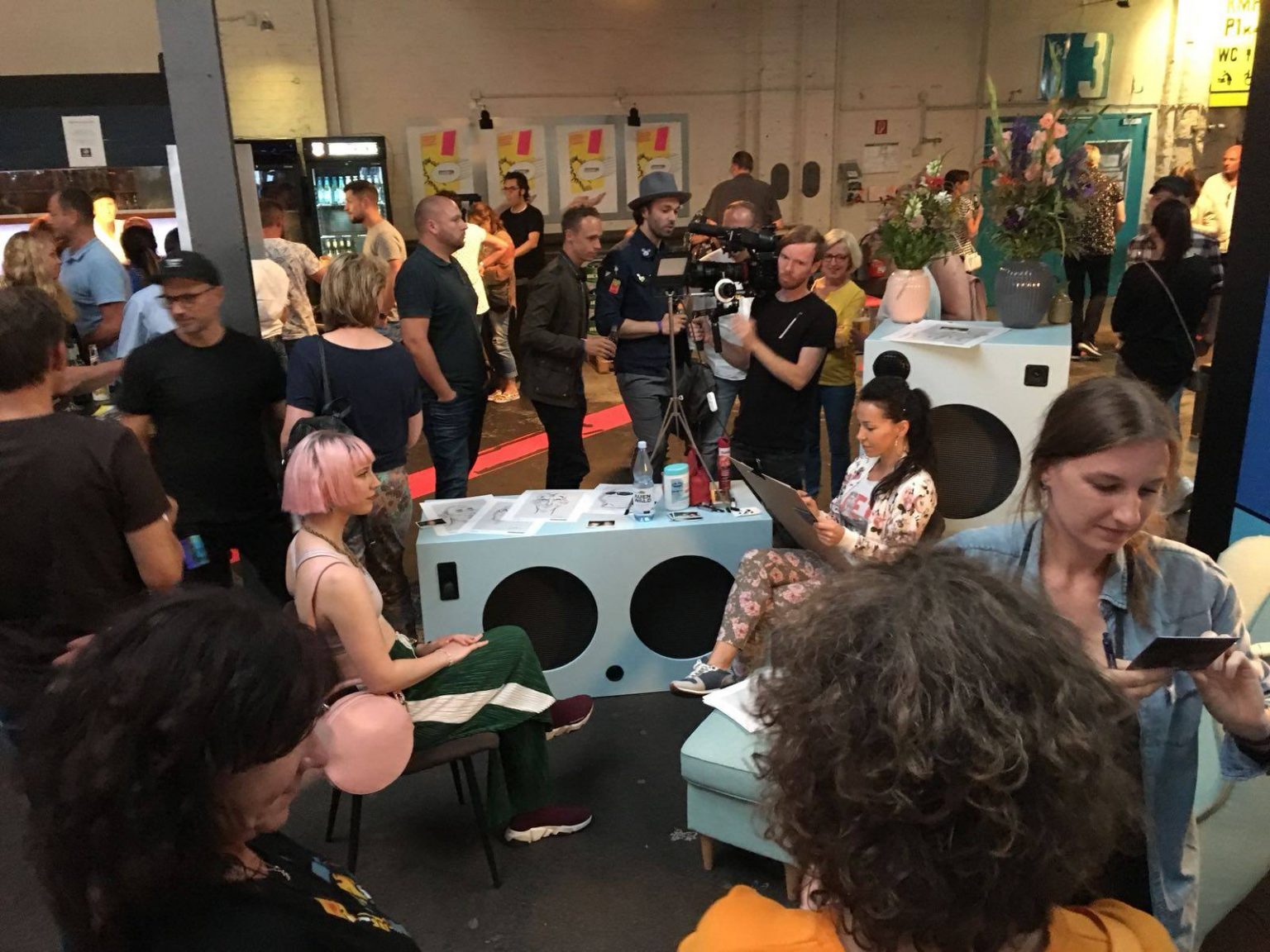 Karikaturist:in Messe